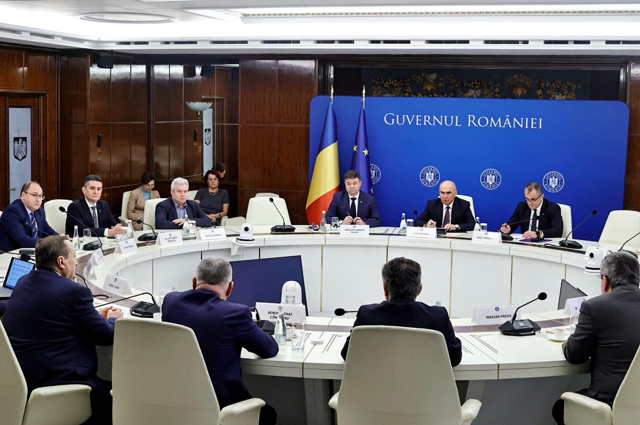 Consultări ale premierului Bolojan cu reprezentanții Consiliului Național al Rectorilor, la solicitarea universităților